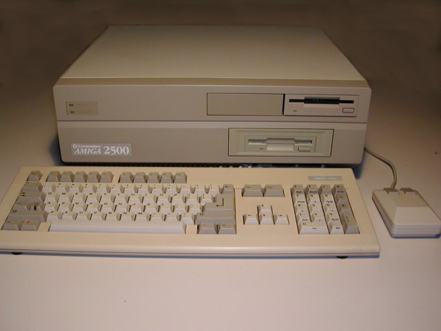 Amiga 2500 uvedená v roce 1989