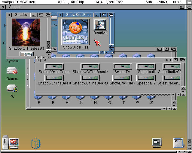 Emulátor WinUAE dokáže na moderním PC plně reprodukovat prostředí klasické Amigy. Na obrázku je ukázka Workbenche (Scalos) emulované Amigy 1200 s čipsetem AGA, procesorem 68EC020 a nainstalovanými hrami – to vše běží ve WinUAE.