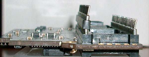 Ohnutí pinů na Scandoubleru Indivision ECS, levá část socketu je osazená jednořadou lištou