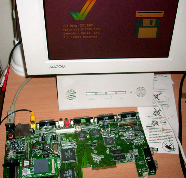 První start Amigy 600 s turbokartou Fúria S628 na desce rev 1.3 proběhl úspěšně