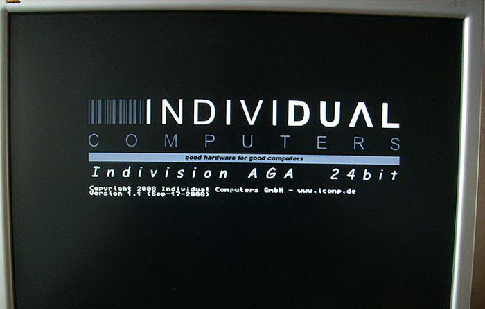 Bootovací obrazovka skednableru, s informacemi o verzi firmware